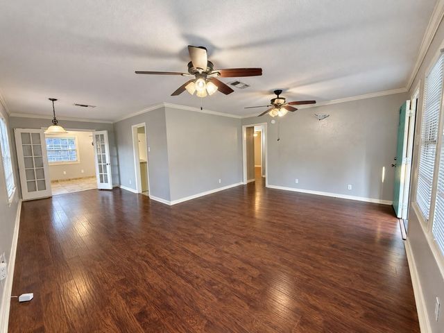 2604 S Houston Drive, La Marque, TX 77568