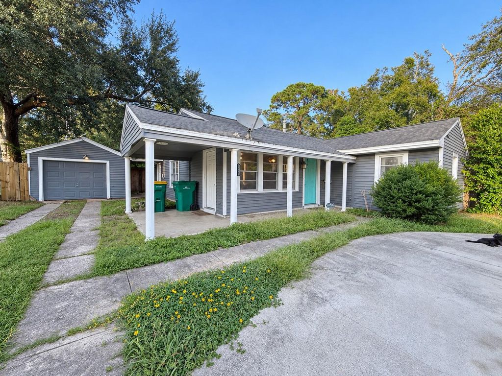 2604 S Houston Drive, La Marque, TX 77568