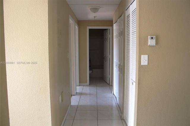 6962 NW 179th St 206-6, Hialeah, FL 33015