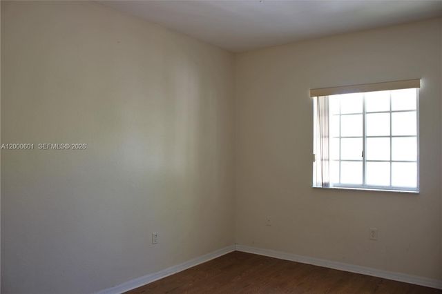 6962 NW 179th St 206-6, Hialeah, FL 33015