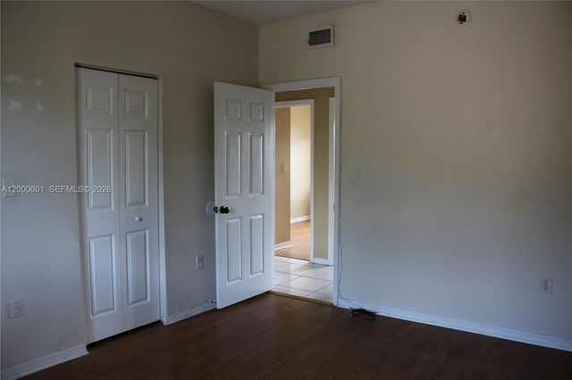 6962 NW 179th St 206-6, Hialeah, FL 33015