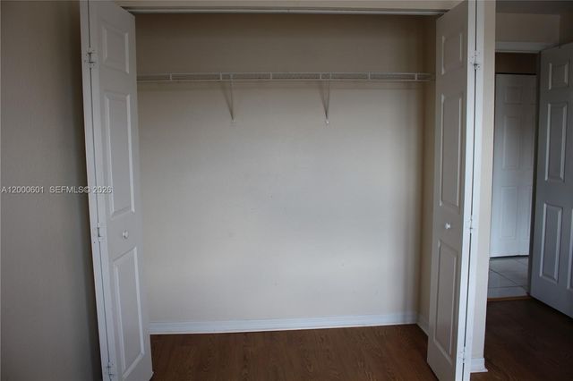 6962 NW 179th St 206-6, Hialeah, FL 33015