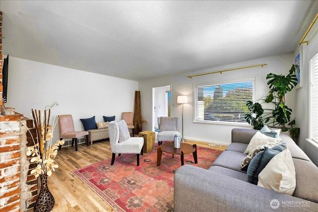 8629 36th Avenue SW, Seattle, WA 98126