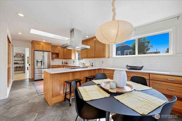 8629 36th Avenue SW, Seattle, WA 98126