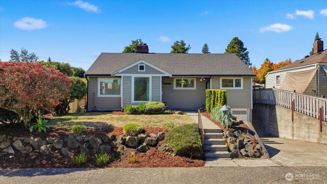 8629 36th Avenue SW, Seattle, WA 98126