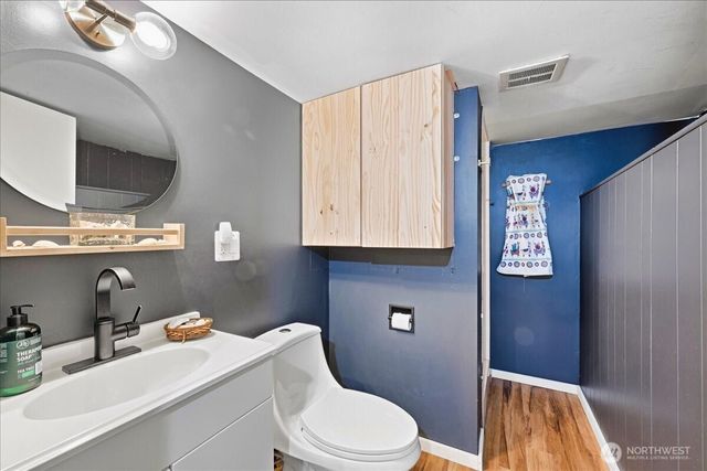8629 36th Avenue SW, Seattle, WA 98126