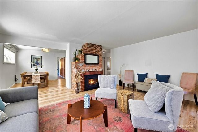 8629 36th Avenue SW, Seattle, WA 98126
