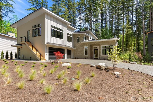 13982 Manzanita Road NE, Bainbridge Island, WA 98110