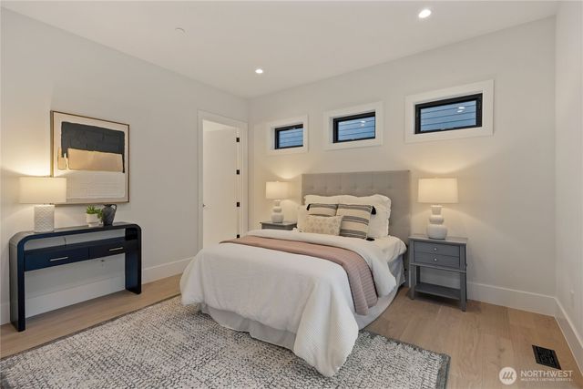 13982 Manzanita Road NE, Bainbridge Island, WA 98110