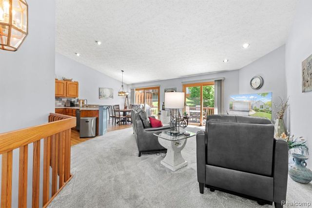 6687 Ridgeview Drive, Clarkston, MI 48346