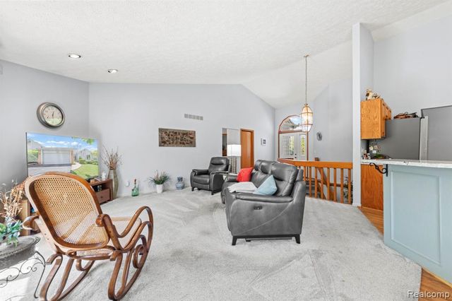 6687 Ridgeview Drive, Clarkston, MI 48346