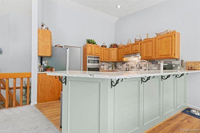 6687 Ridgeview Drive, Clarkston, MI 48346
