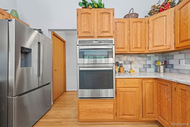6687 Ridgeview Drive, Clarkston, MI 48346