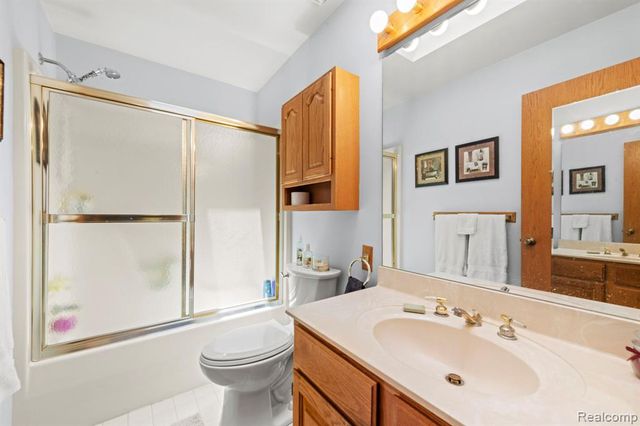 6687 Ridgeview Drive, Clarkston, MI 48346