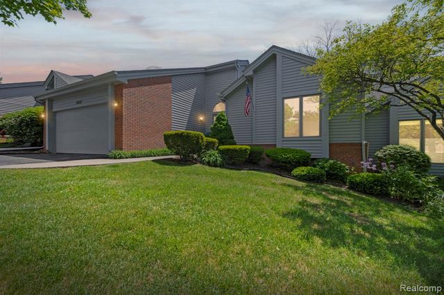 6687 Ridgeview Drive, Clarkston, MI 48346