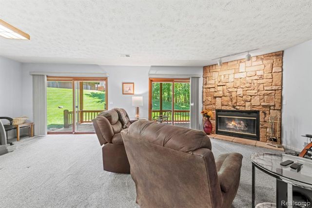 6687 Ridgeview Drive, Clarkston, MI 48346