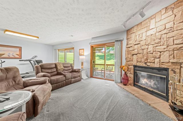 6687 Ridgeview Drive, Clarkston, MI 48346