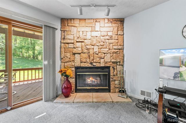 6687 Ridgeview Drive, Clarkston, MI 48346
