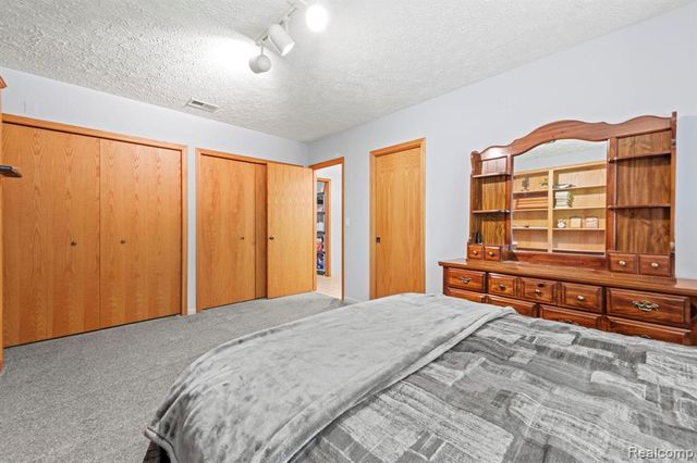 6687 Ridgeview Drive, Clarkston, MI 48346