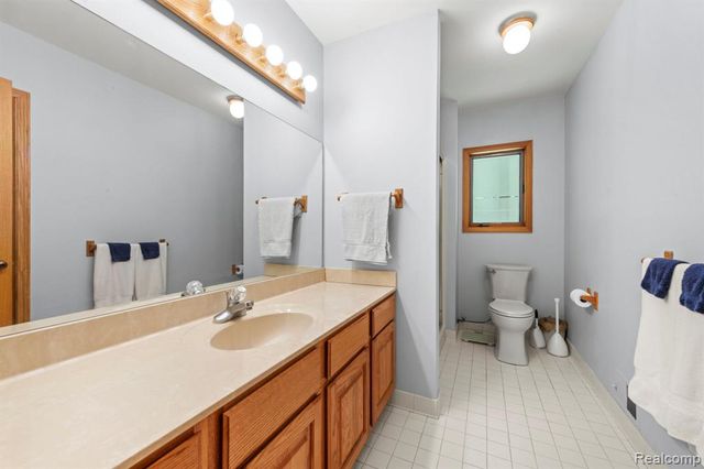 6687 Ridgeview Drive, Clarkston, MI 48346