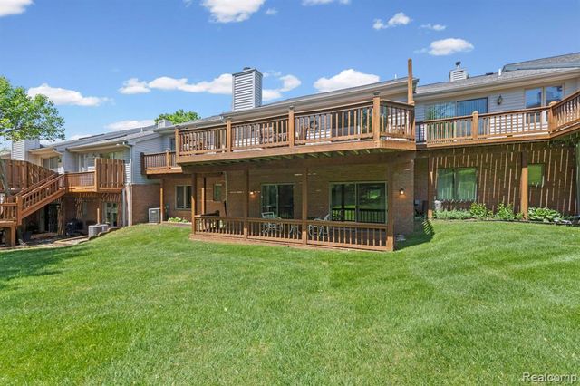 6687 Ridgeview Drive, Clarkston, MI 48346
