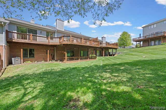 6687 Ridgeview Drive, Clarkston, MI 48346