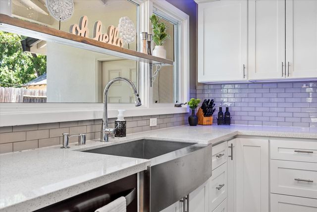 8175 Waikiki Dr, Fair Oaks, CA 95628
