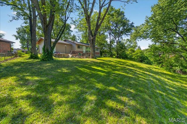 4 Cameo Court, Florissant, MO 63033
