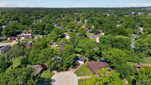 4 Cameo Court, Florissant, MO 63033