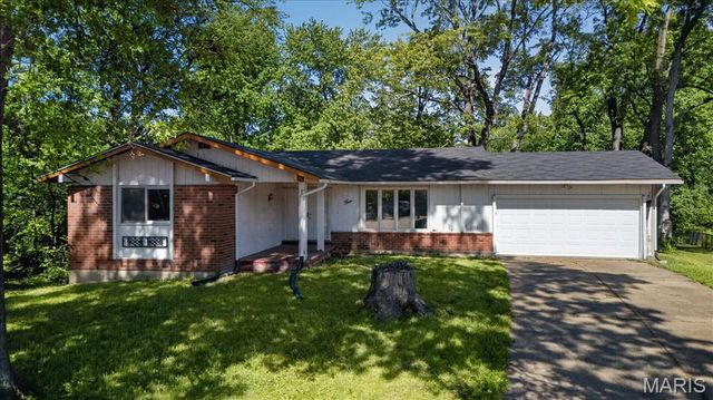 4 Cameo Court, Florissant, MO 63033