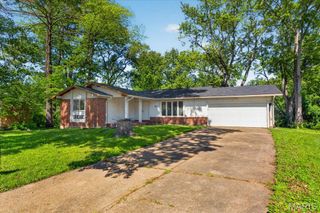 4 Cameo Court, Florissant, MO 63033