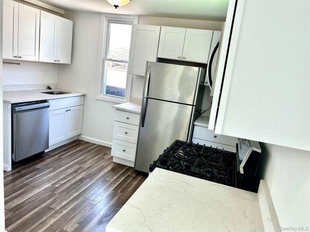 949 W Beech Street UPPER, Long Beach, NY 11561