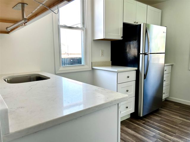949 W Beech Street UPPER, Long Beach, NY 11561