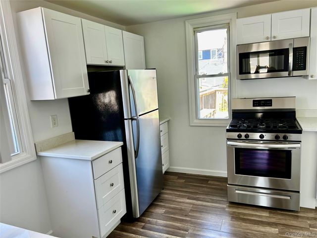 949 W Beech Street UPPER, Long Beach, NY 11561