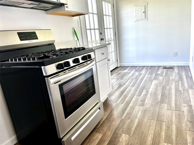 949 W Beech Street UPPER, Long Beach, NY 11561