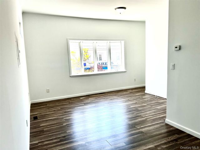 949 W Beech Street UPPER, Long Beach, NY 11561