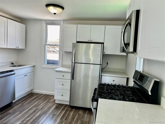 949 W Beech Street UPPER, Long Beach, NY 11561