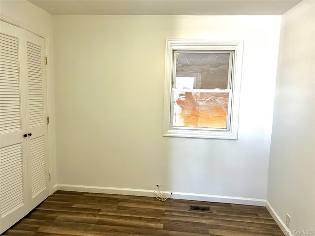 949 W Beech Street UPPER, Long Beach, NY 11561