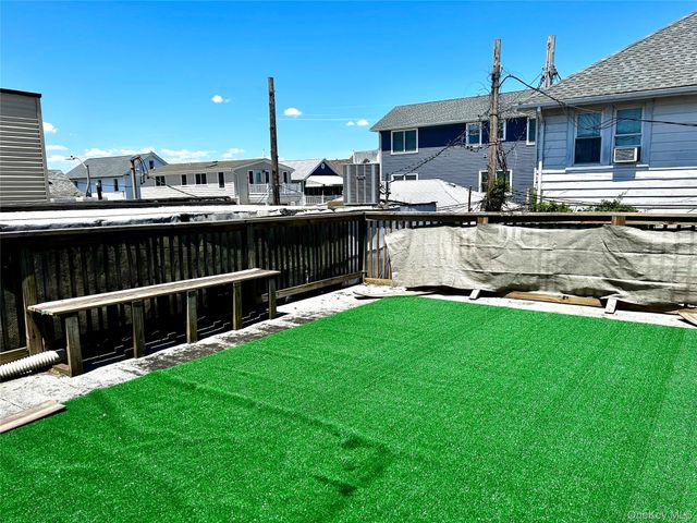 949 W Beech Street UPPER, Long Beach, NY 11561