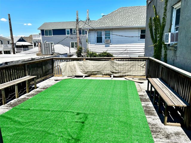 949 W Beech Street UPPER, Long Beach, NY 11561