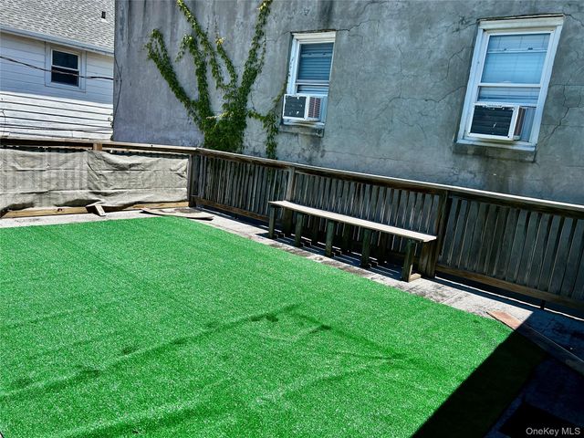 949 W Beech Street UPPER, Long Beach, NY 11561