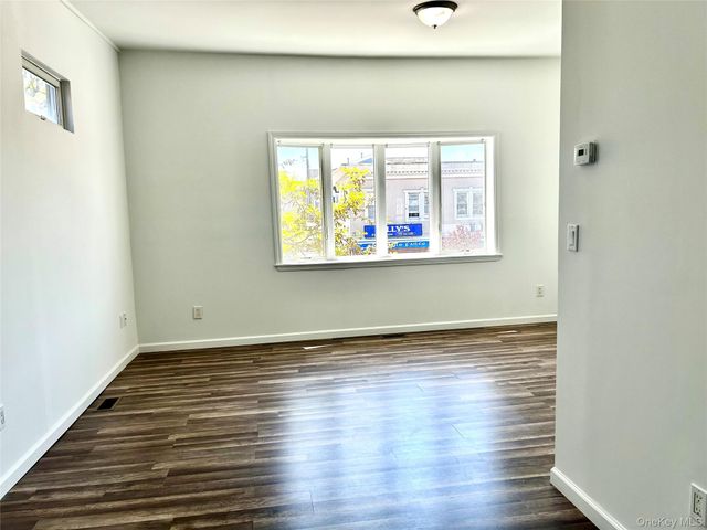 949 W Beech Street UPPER, Long Beach, NY 11561