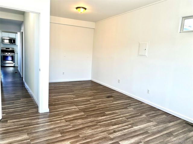 949 W Beech Street UPPER, Long Beach, NY 11561