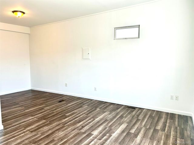 949 W Beech Street UPPER, Long Beach, NY 11561