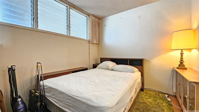 780 Amana Street 1604, Honolulu, HI 96814