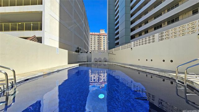 780 Amana Street 1604, Honolulu, HI 96814