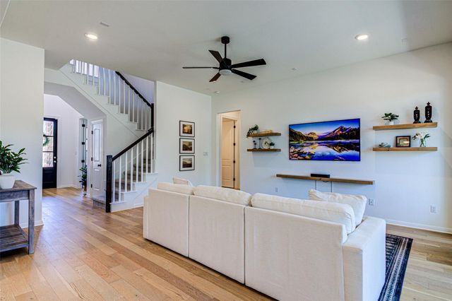 1976 Headwaters BLVD, Dripping Springs, TX 78620