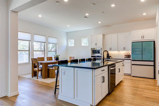 1976 Headwaters BLVD, Dripping Springs, TX 78620