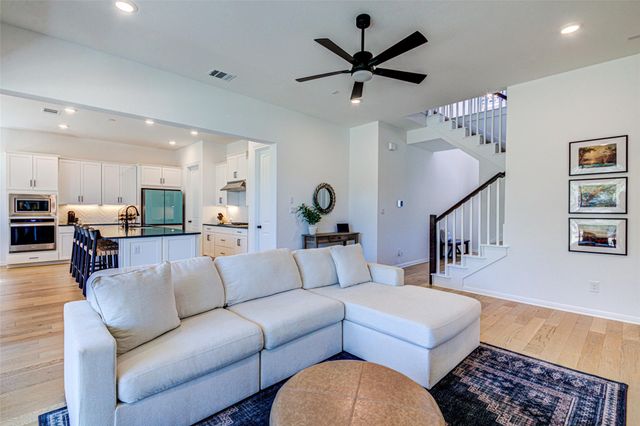 1976 Headwaters BLVD, Dripping Springs, TX 78620