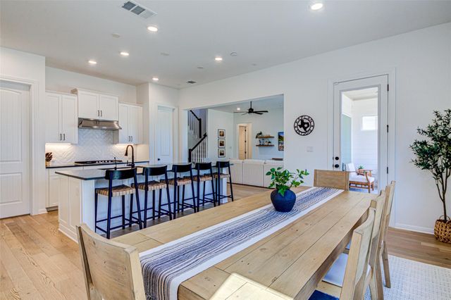 1976 Headwaters BLVD, Dripping Springs, TX 78620